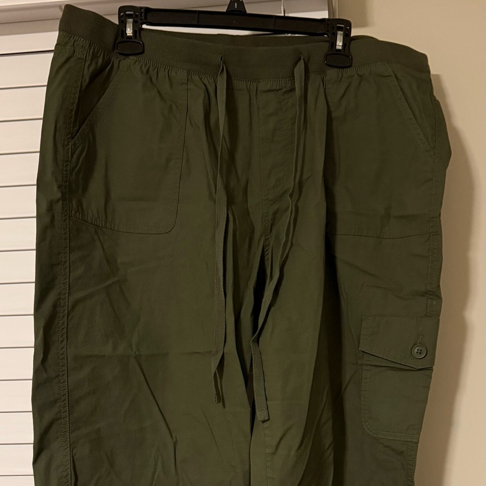 Women’s Olive Green Capri Cargo Pants XL St John’s Bay